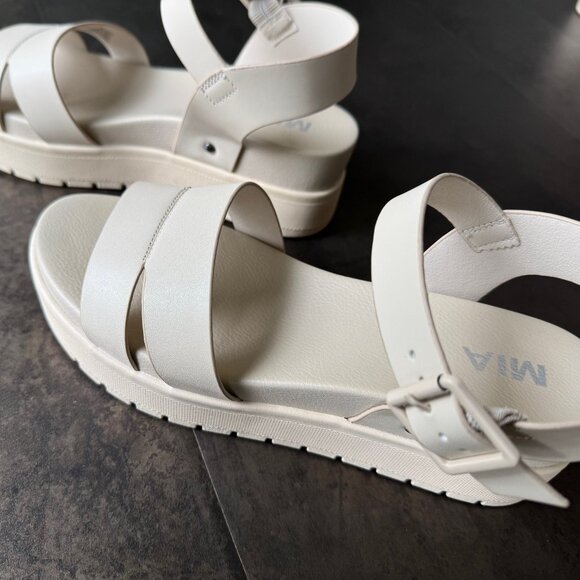 MIA Maya Sandal - Picture 6 of 6